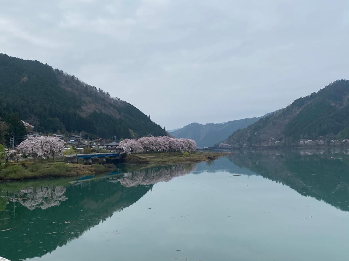 花緑里-Hanamidori-乙原のやど 岐阜下呂温泉郡上飛騨金山湖畔リゾート Gudzso Kültér fotó